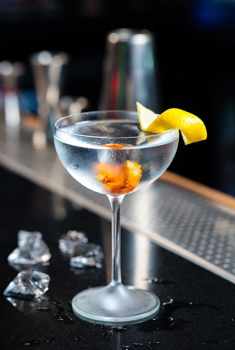 50/50 Split gin drink